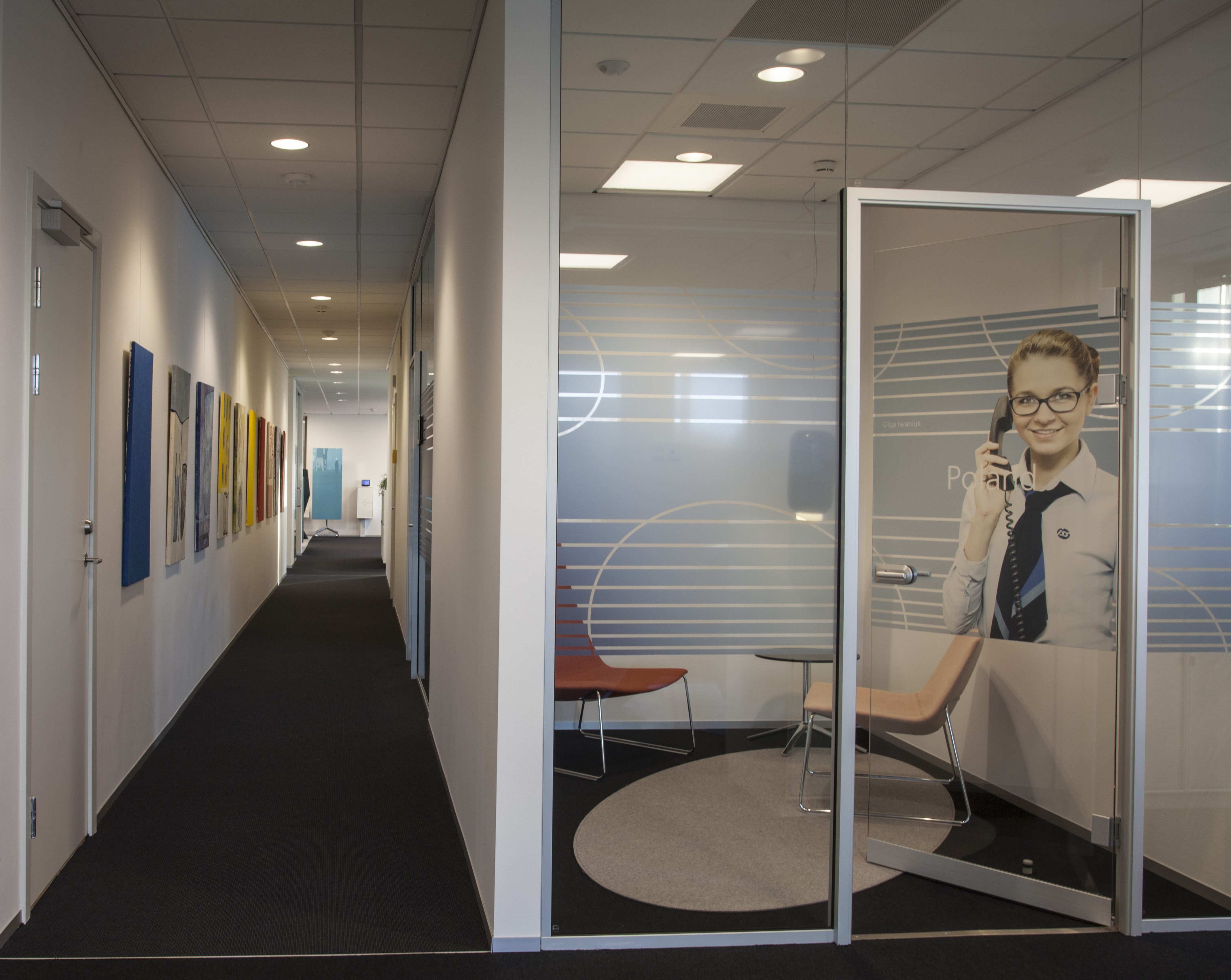 filt tæppe i samtale rum